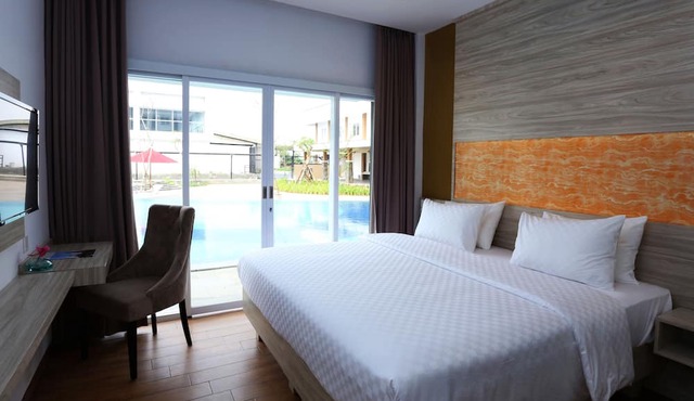 Front One Akshaya Hotel Karawang in Karawang