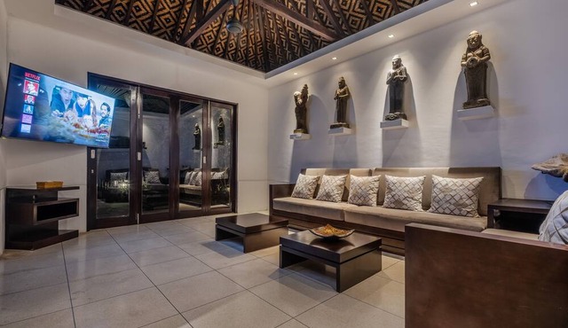 Super Luxury 5 Bedroom Villa with 2 Pools in Seminyak/Bali
