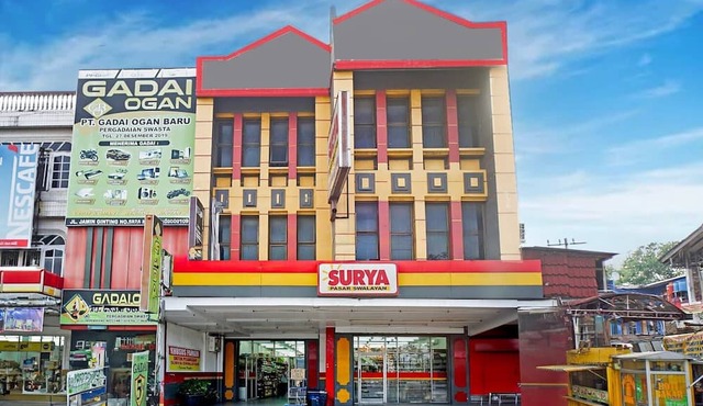 Cozy Double Escape W/Free WiFi and Parking in Medan