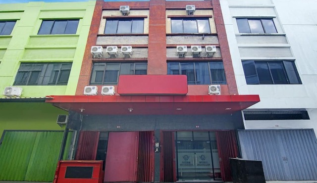 Luxury Deluxe DBL Retreat W/Free WiFi and Parking in Makassar