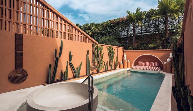 Grand One Bedroom Villa w/Private Pool and Bathtub