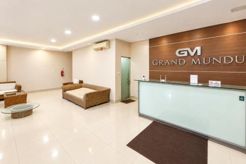 Urbanview Hotel Grand Mundu Semarang in Semarang