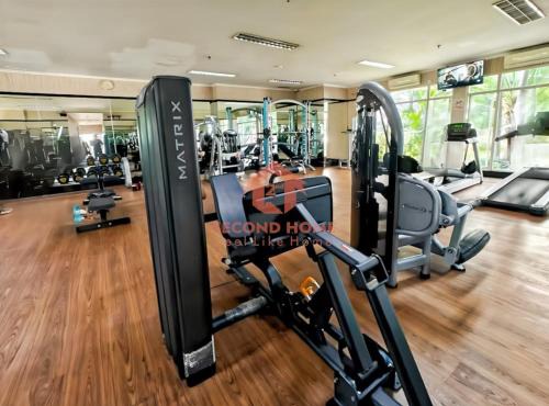 Luxury 2BR Gading Apt MOI Pool & Wi-Fi in Jakarta