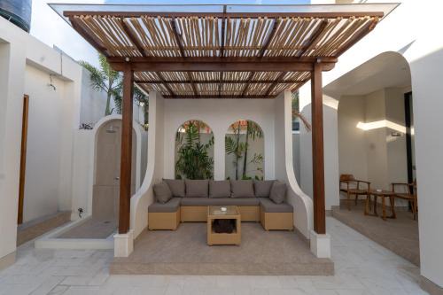 Laterra House in Tumbak Bayuh