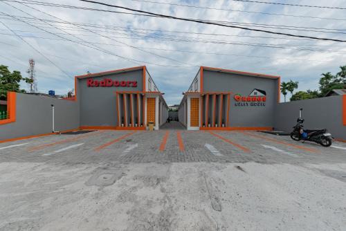 RedDoorz Plus at Orange Diponogoro Palangkaraya in Palangkaraya