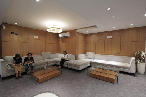 Skyview Apartment by Grand Sky Hotel in Sunggal