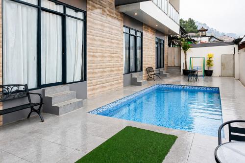 The Lavana Premium Villa Anrhez Guci in Tuwel
