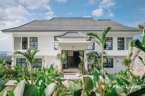 Villa SUNSET - Sea View & PADDLE Court in Lovina
