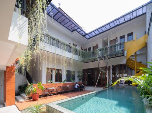 Cove Arleyta in Bandung