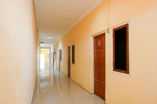 RedDoorz near RSUD Kardinah Tegal in Talang