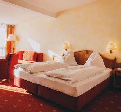 Hotel Gasthof Kröll, 1x Großglockner kostenlos, Kinder bis 12 Jahre frei, Restaurant mit regionaler Küche in Niedernsill