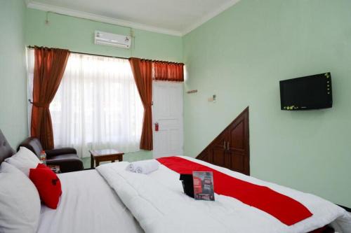 RedDoorz Plus near Stadion Wijaya Kusuma in Cilacap