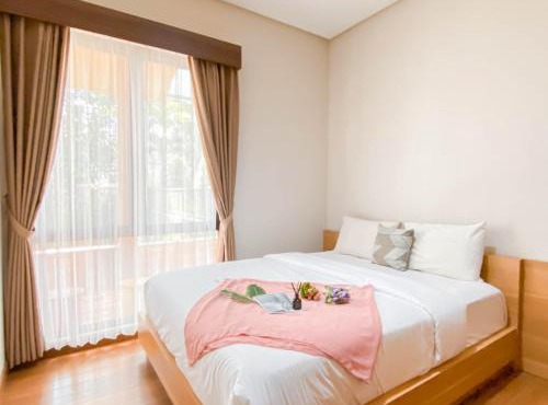 Spacious and Comfy 3BR 6 pax at Vimala Hills Villa By Travelio in Cipaok