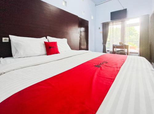 RedDoorz near Ramayana Mall Banyuwangi