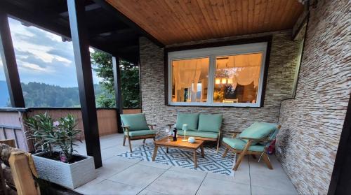Casa Bella Vista Apartment with Panoramic Views and Sauna near Red Bull Ring Spielberg in Greith