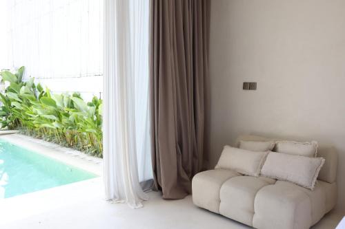 4 Bedroom Villa ApartHotel New Brand Berawa Canggu
