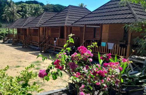 Surfers paradise cottages in Ekas