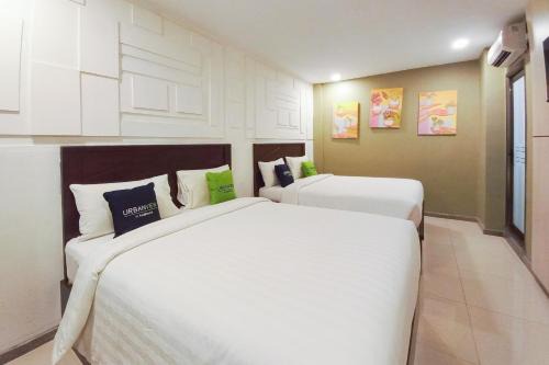 Urbanview Hotel X Ten Harbour Bay Batam