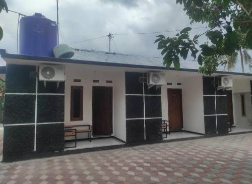 Astiti Ayu Kost Bagirati 2