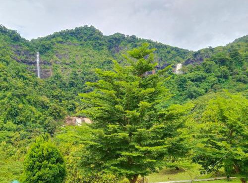 Dua Bidadari Villa in Cikanteh