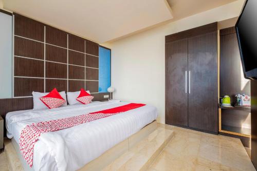 Townhouse Oak near Losari Beach formerly Lynt Hotel Makassar in Pampang
