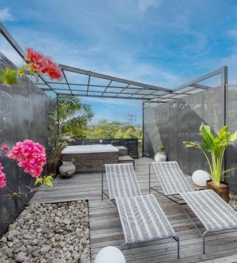 The Lima Ocean Suites Pererenan