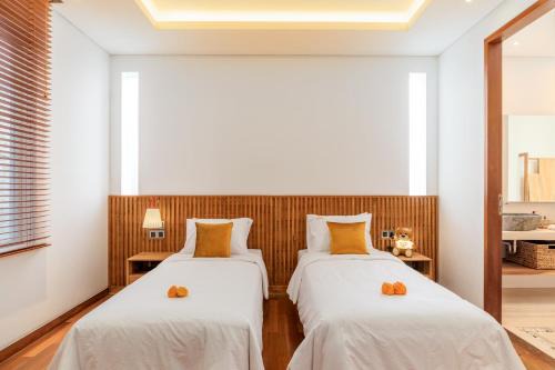 Lux 500sqm 5BR Villa, 400m to FINNS & Canggu Beach in Canggu