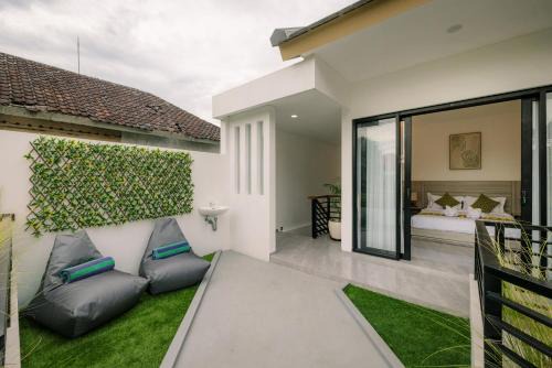 NEW! Villa Frost, Berawa - 3 Bedroom Pool Villa near Finns!