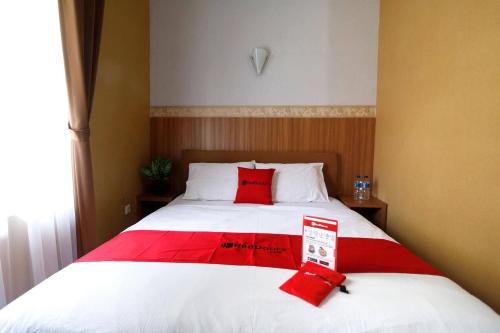 RedDoorz Plus near Undip Tembalang in Semarang