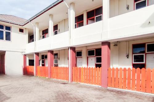 Urbanview Hotel Falah Residence Syariah By RedDoorz