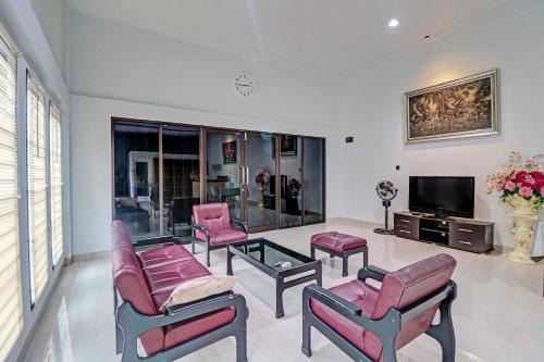 OYO 92057 Reny Kost Syariah in Jambi