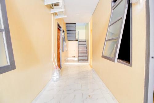 Hotel O Stasiun Tegal Near Alun-Alun Formerly Ameera Guest House in Tegal