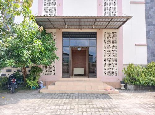 RedDoorz Syariah near Masjid Al-Aqsha Klaten in Klaten