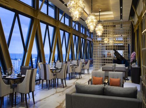 Hotel Santika Premiere Padang