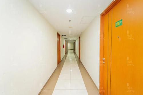 RedLiving Apartemen Green Lake View Ciputat - Pelangi Rooms 2 Tower E in Tangerang